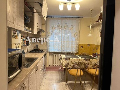 Продам 3-комнатную квартиру в центре