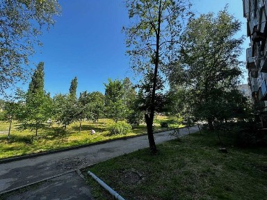Продаж квартири в цегляному будинку р-н Хіммістечка з балконом