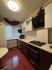 Продаж 3 к. кв Левобережний 3, пр-кт Миру 18