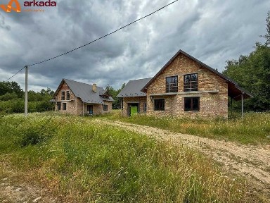 Продається будинок в передмістті Івано- франківська в с. Угринів.