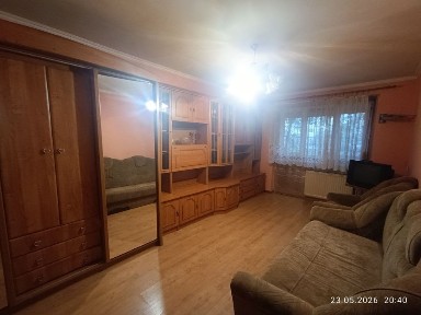 Продаж ДВОХ кімн квартири 1/5