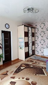 Продаж 2 кімнатної квартири з подвір'ям + гараж. Центр міста