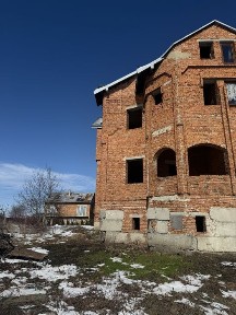 Продається будинок з красивим краєвидом