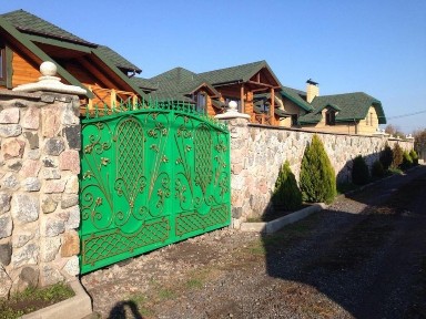 Продам комплекс деревʼяних будинків в м. Миргород