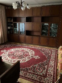 Продаеться гарна 2 кімн квартира Дніпровська наб7