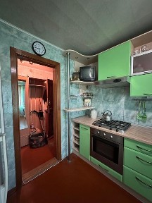 Продам 3к чешку Молодогвардейская д. 10,65м2,35000у. к