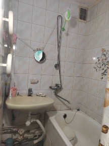ПРОДАЮ 3-кім. Кв 63м2 Окремі Кімнати. 2балкони. Все поруч РинокТРЦ HOLLYWOOD, Вена