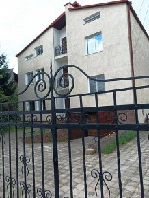 Продаж 3-х поверхового особняка в Зимній Воді