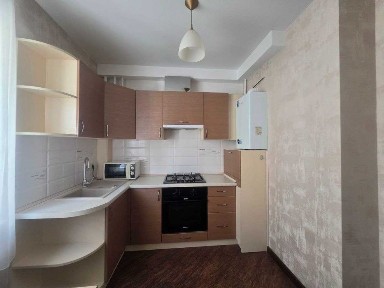 Простора квартира (40м2)з МІНІМАЛЬНИМ оформленням! Поруч школа, садочок