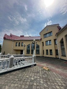 В. Омеляна 1466м2 Здам Окремостоячу будівлю під Рабілітаційний Центр, Пансіонат, МедЗаклад з Ділянкою 50сот та Парковкою біля міста