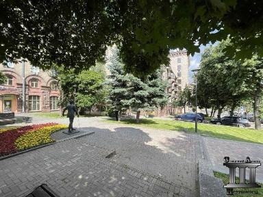 Фасадне Приміщення Хрещатик, Центр. 800 кв. м