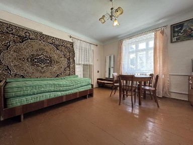 Продаж частини будинку