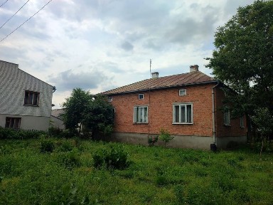 Продаж 4-кімнатного будинку із земельною ділянкою (9 соток) у м. Городок Львівської області.