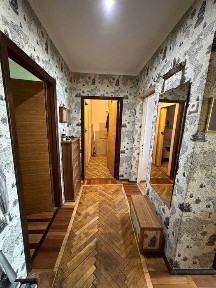 Продам 3-кімнатну квартиру будинок за «Смачними традиціями»
