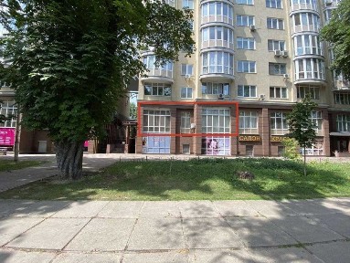 У продаж пропонується комерційне приміщення на 1 поверсі