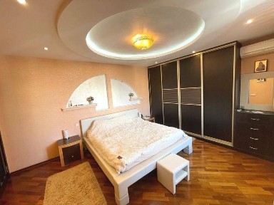 3 к. кв. вул. Раїси Окіпной 10 А, м. Лівобережна 5 хв. пішки