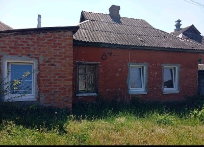 Продам полдома Змиёв Харьковская область. Недорого.