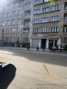 Продаж підвального приміщення на початку вул. Коновальця.