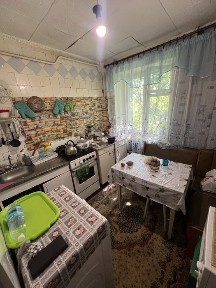 Двокімнатна по вулиці Республіканська