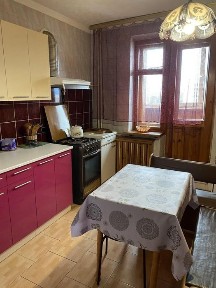 Оренда трикімнатної квартири в центрі.