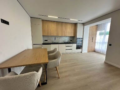 Продаж 2 км квартири з ремонтом