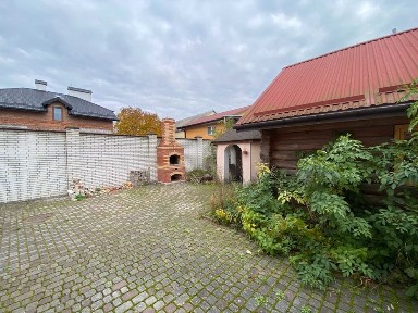 Продаж будинку у м. Львів, вул. Білогорща 290 м2