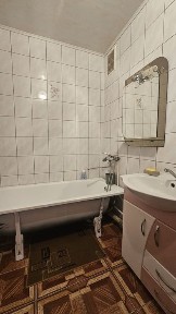 Продається 3-х кімнатна чешка Новодністровськ 