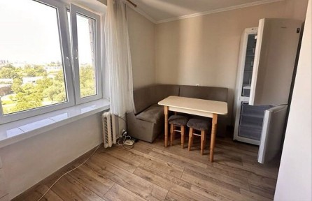 Однокімнатна чешка біля парку Жовтневий