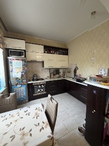 Сталінка на Кічкасі, велика 2 кімнатна перепланована в 3 кімнатну, Лізи Чайкіной, Мирослава Симчича 55