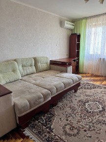 Посуточно сдается на Бабурке 1-комн. квартира