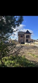 Продається цегляний 3 поверховий будинок від власника