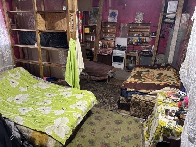 Здам квартиру, одна кімната бригаді робочих. Часткові умови.