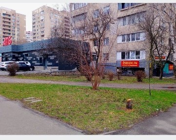 Фасад біля АТБ, окремий вхід