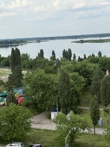 Продається двохкімнатна квартира з чудовим видом на Дніпро!