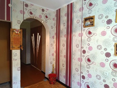 Здається на рік 3-кімн. квартира без меблів р-н вул. Тищика