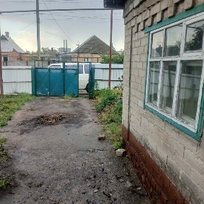 Здається великий будинок Балабине МОЖНА ВІЙСЬКОВИМ