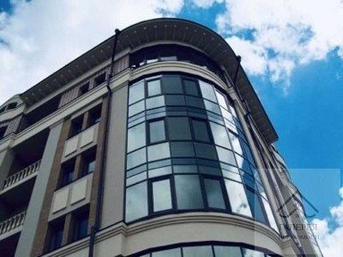 Продається дворівнева квартира у форматі дворівневого простору