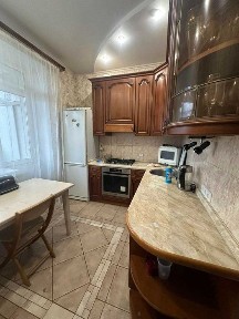 Продам 3 к. кв. 77 кв. м на П. Поле, пр. Науки, 50А. СТАЛИНКА. м. Б.Сад.