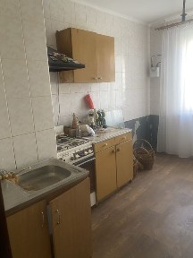 Продам 2-х кім. кв на 4- му мікрорайоні