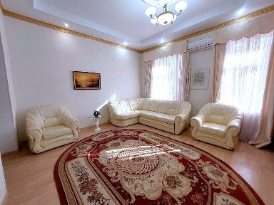 Аренда 4-комнатной квартиры 100 м², Софиевская ул., 11