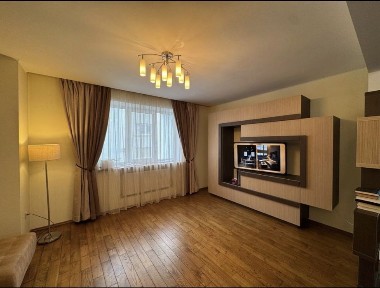 Продаж 3-кімнатної квартири по вулиці Курінного Чорноти