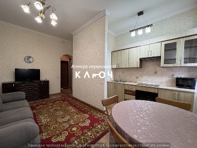 Продам компактну квартиру в центрі міста, Гагаріна / Пашутинська