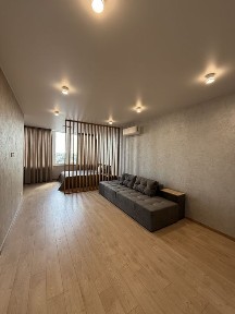 Велика однокімнатна в центрі міста по вул. Гоголя 302