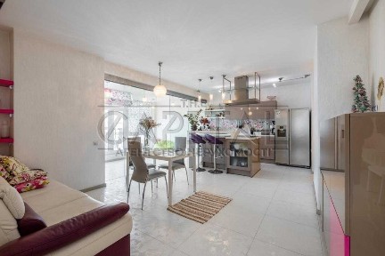Продаж Видова 3-кімнатна 110 м² з ремонтом Оболонь набережна Дніпра парк Наталка Івасюка