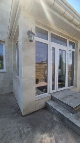 Просторий будинок у Лесках