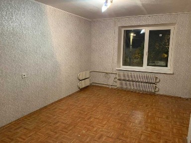 Продам 1 к кв пр. Аерокосмічний 18000 торг