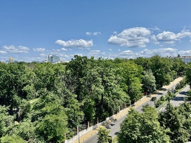 Київ, Печерський, Толстого 25
