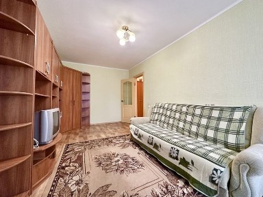 Однокімнатна охайна квартира в центральній частині міста.