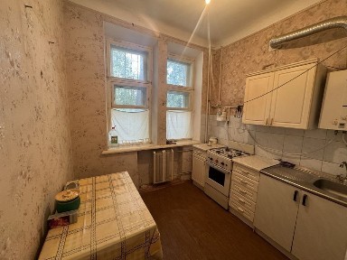 Продаж трикімнатної сталінки на Сухому Фонтані/Бузький бульвар