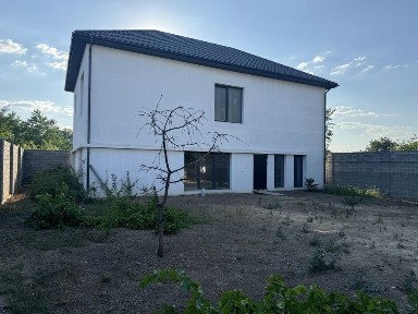 Продаж нового сучасного будинку в Центральному районі